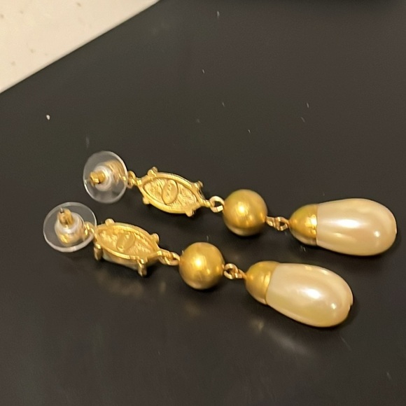Vintage Gerard Yosca Designer Costume Earrings Stone Pearl Drop NWOT - Picture 3 of 7